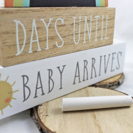 'Petit Cheri' aftel plaque, 'Days until the baby arrives'