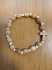 Kralenarmbandje met Tau-kruisje ovale kralen