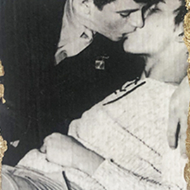 kissing men