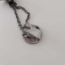 Zilverkleurige vestclip (antiek zilver | kat vangt vlinder)