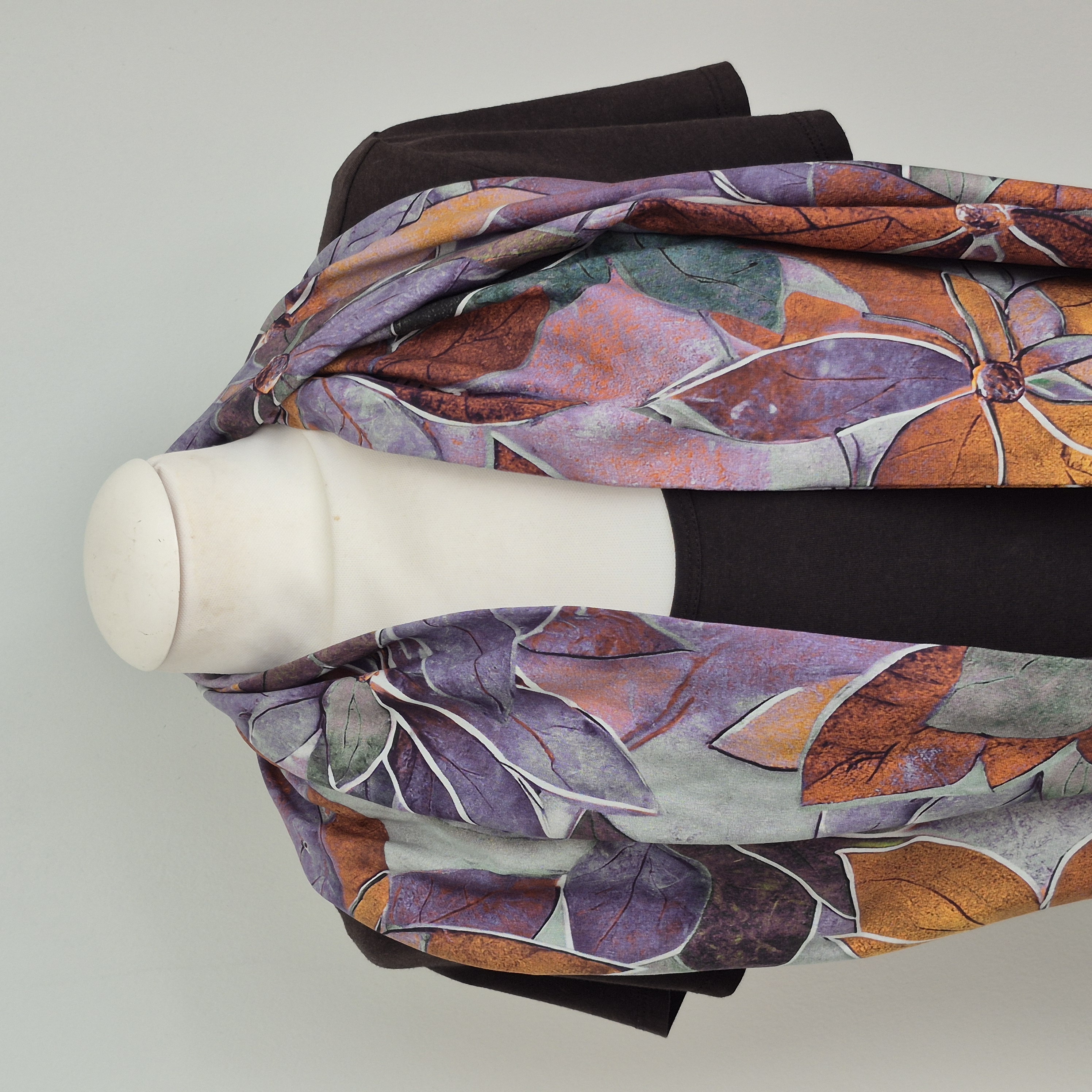 Tricot colsjaal CS211 (lila, multicolor | Elegante bloemen)