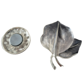 Magneet broche (grijs | BM193 blaadjes)