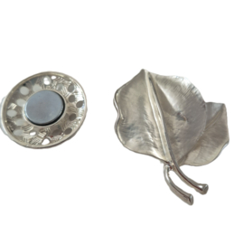 Magneet broche (zilverkleurig  | BM192 blaadjes)