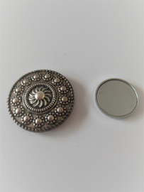 Zilverkleurige magneet broche (zilverkleurig | Zeeuwse knop)