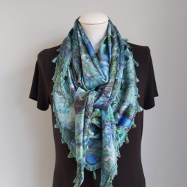Satijnen 3-hoek sjaal met kwastjes (blauw | pauw)