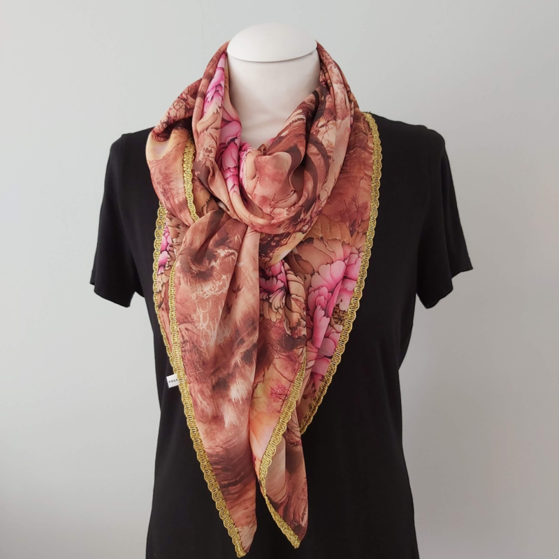 Silky Chiffon driehoek sjaal met band (bruin | flowers in nature)