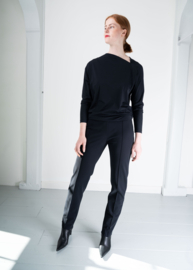FLOOR | BLACK