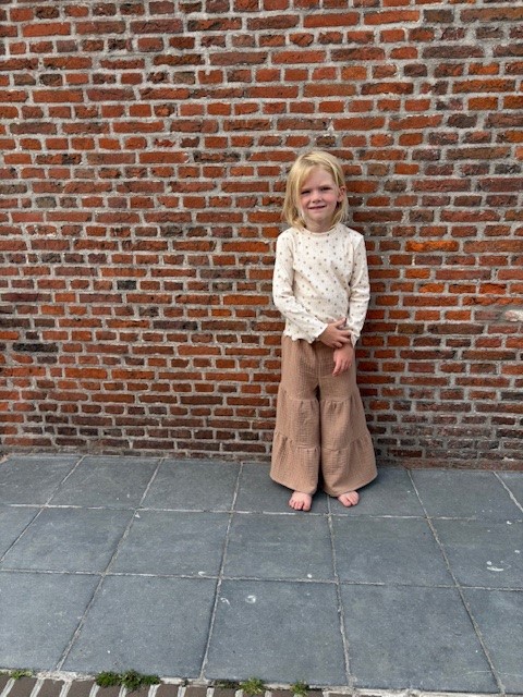 WIDE RUFFLE PANTS