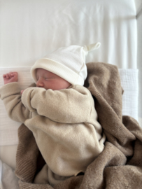 KNOTTED HAT | offwhite