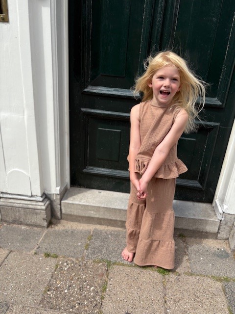 WIDE RUFFLE PANTS