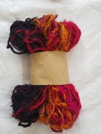 Gerecyclede zijdevezels, gesponnen, 54 g