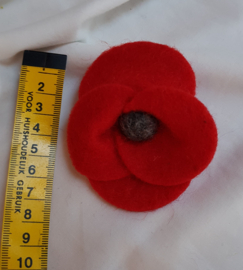 Broche vilten bloem