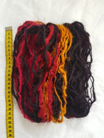 Gerecyclede zijdevezels, gesponnen, 54 g