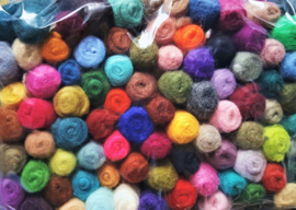 Gekaarde wol assorti 86x10 gram