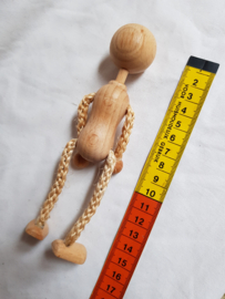 Sisal houten popje, 15,5 cm hoog