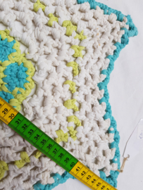 Kleed, gerecyclede textiel, wit/appelgroen / turquoise