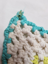 Kleed, gerecyclede textiel, wit/appelgroen / turquoise