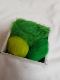 Showdoosje met zijde en wol groen