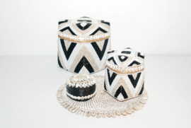 Offering basket high model beads/shells black/cream/white