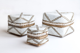 Offering basket beads/shells Ibiza white/with gold