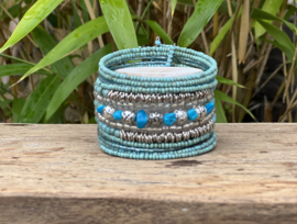 Kraaltjes armband  met bedeltjes