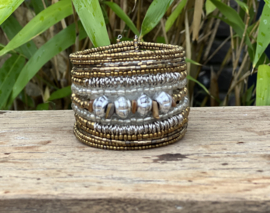 Kraaltjes armband  met bedeltjes
