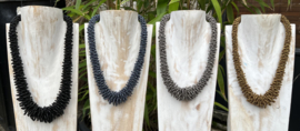 Kraaltjes ketting met gevlochten kringeltjes