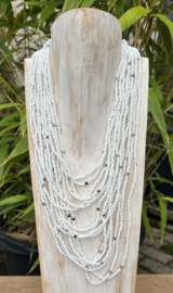 Kraaltjes ketting met zilveren accentjes