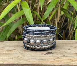 Kraaltjes armband  met bedeltjes