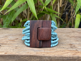 Kraaltjes armband met houten sluiting