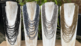Kraaltjes ketting met zilveren accentjes