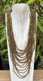 Kraaltjes ketting met zilveren accentjes