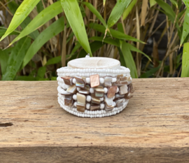 Kraaltjes armband met parelmoer
