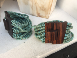 Armband met houten sluiting in diverse kleuren