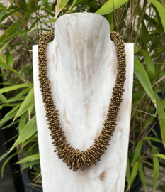 Kraaltjes ketting met gevlochten kringeltjes