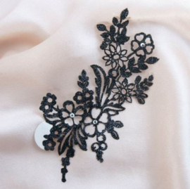 Ines de Castilho: Huid juweel - Flower Lace - Zwart