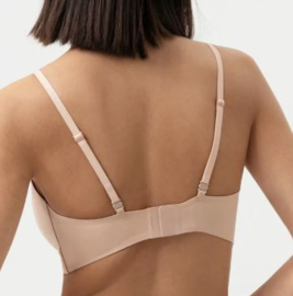 Mey: Invisibles - Triangle (voorgevormd) - Cream tan