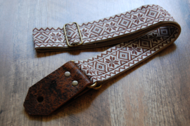 Bluebird Standard Series - Folkloric Ukrainian Brown