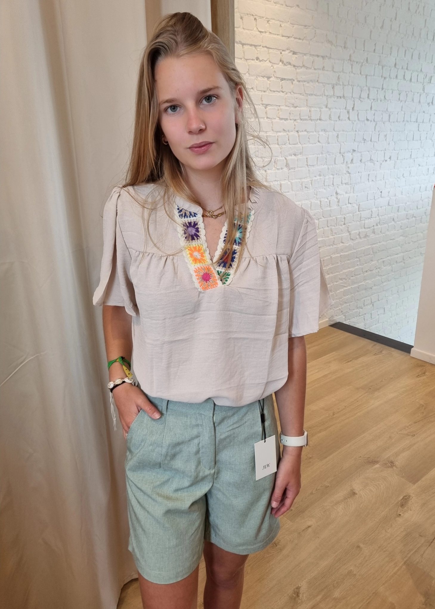 JDYAIDA HW SHORTS WVN TLR licht mintgroen