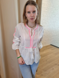 blouse met fluoroze accent en striklintje