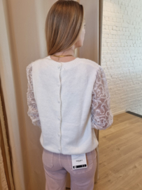 trui met knoopjes en versierde mouwen ecru