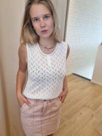 gebreide top met dentelle motief en knoopjes ecru