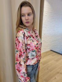 blouse met munt en fuchsia bloemenprint