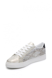 sneaker slangenprint goud 2756