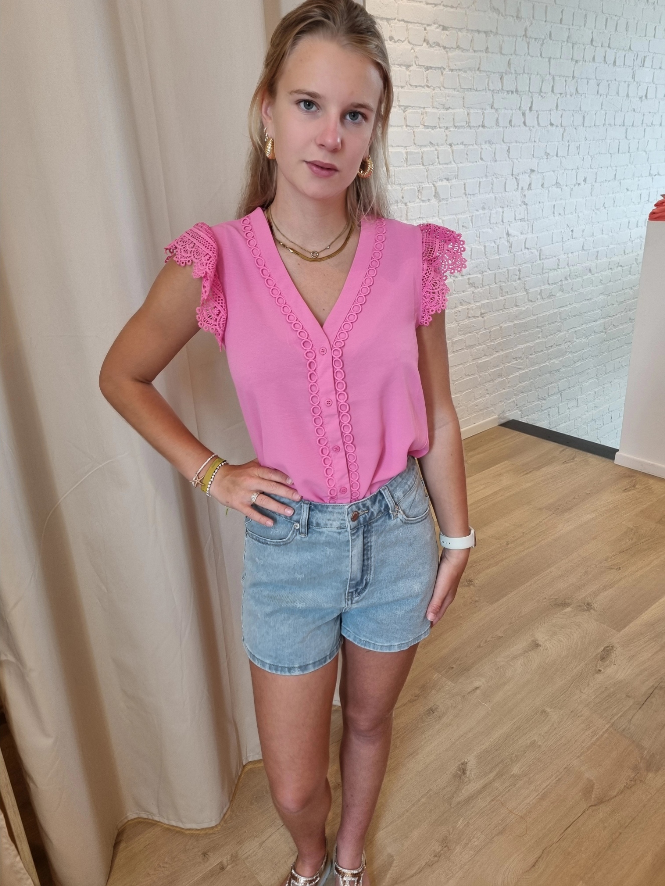 bloesje met sierlijke details licht fuchsia