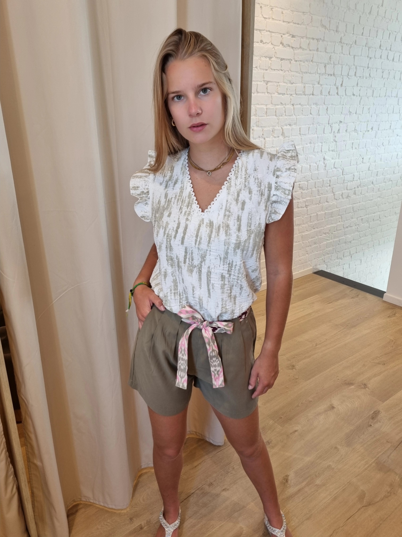 JDYTOMIKA BELT SHORTS WVN PNT kaki