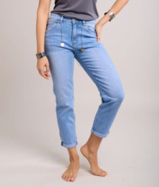 Toxik mom jeans bleached blue met hartjesketting H2781