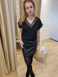 blousetop met kant zwart