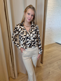 blouse met fijne afwerking en camel print