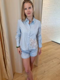 Toxik3 jeansshortje met madeliefjes H2776